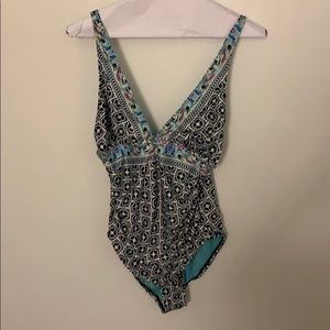 ⭐️ La Blanca one piece swimsuit
